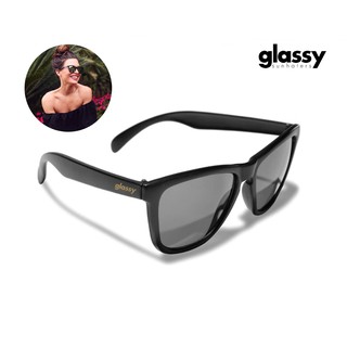 แว่นกันแดด Glassy Sunhaters Deric Black/Silver  ขนาด 54-18 140 mm.สีปรอทเงิน น้ำหนักเบา 100% UV400 พร้อมถุงผ้า+เช็ดแว่น