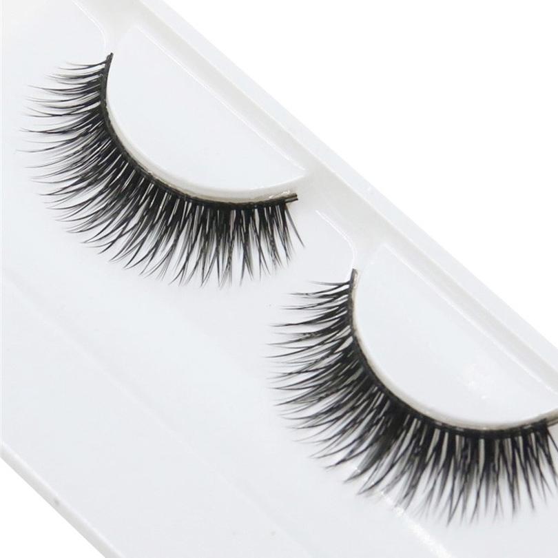 ขนตาปลอมแบบนุ่ม สำหรับแต่งหน้า Beauty Is Naturally Intensive With a Pair Of False Eyelashes