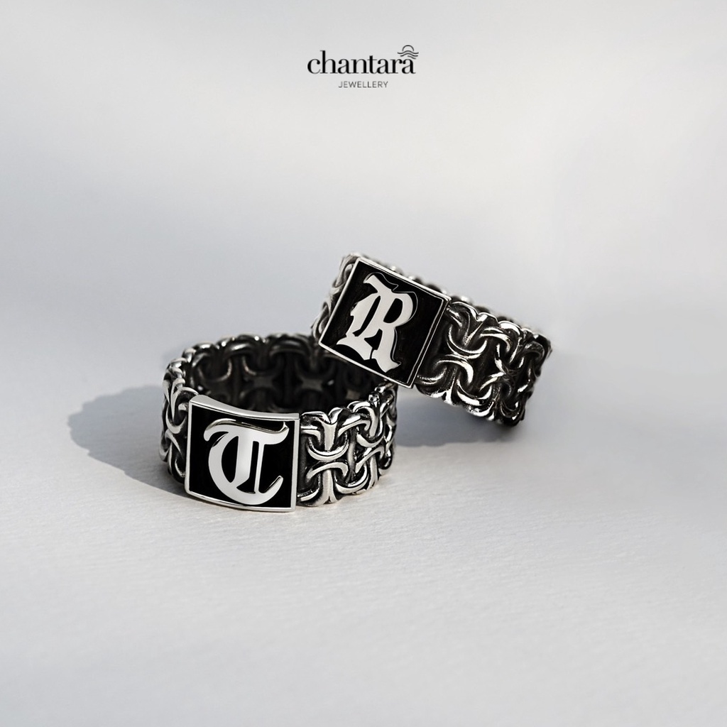 CHANTARA - Chain Armor Ring (เลือกตัวอักษร A-Z ) แหวนตัวอักษร แหวนคู่ แหวนวินเทจ ฟรีผ้าเช็ด