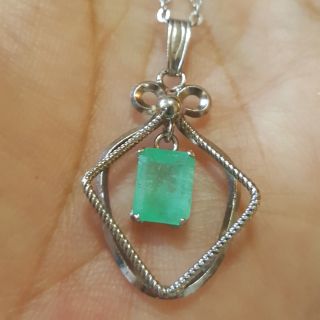 สร้อยคอจี้เงินแท้ มรกตโคลัมเบียแท้เนื้อสวย (Natural Emerald pendant)