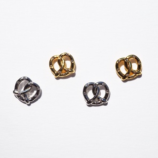 YVIS icing pretzel gem earring