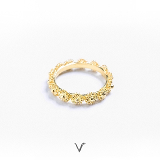 V by Sritavie แหวนพิกุลรอบวง สีทอง(gold)