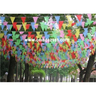 ธงราวหลากสี colorful bunting