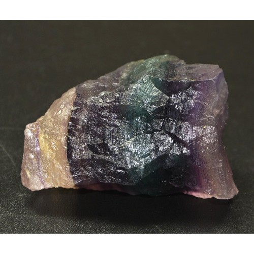 พลอยก้อนดิบฟลูออไรท์หลายสี ( Fluorite) 564.65 กะรัต  (10589)