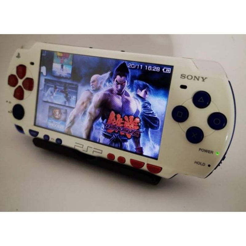 PSP รุ่น 2000 อุปกรณ์ครบ มือสอง mem 32 GB