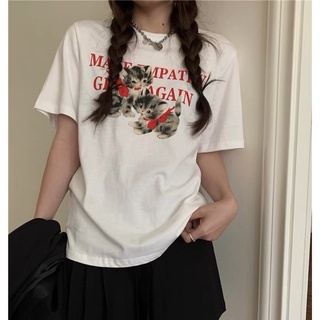 shuu.suu เสื้อยืดพิมพ์ลายแมวโบว์แดง (พร้อมส่ง)