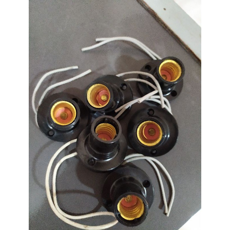 แป้นเกลียวใหม่/ขั้วห้อยเกลียวE14ใหม่ ใช้กับหลอดไส้