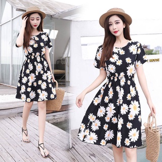 ！ เสื้อผ้าผู้หญิง ！ Dress female 2021 new Korean version of the loose INS summer small daisy flower lady slim short slee