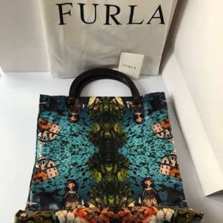 Used Twice Furla’s Light Mulicolotr Magazine Tote แท้💯