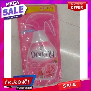 ดาวน์นี่ สเปรย์ขจัดกลิ่นผ้า กลิ่นสวนดอกไม้ผลิ ถุงเติม320มล Downy fabric deodorizing spray Spring flower garden scent Ref