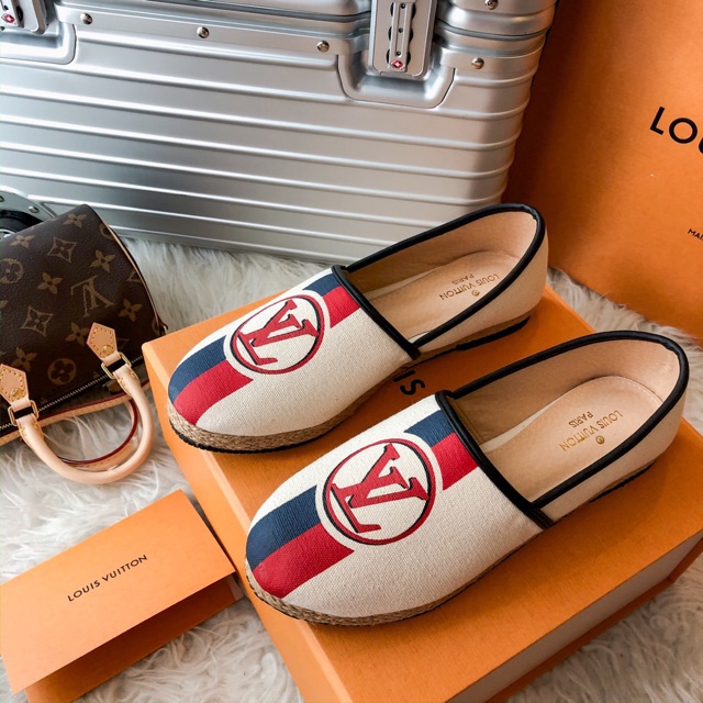 รองเท้าสลิปออน Louis Vuitton