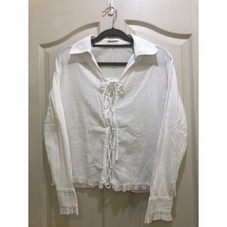 Jousse paris size40 used เชิ้ตดีเทลระบายแขน