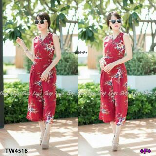 Kloset Floral Jumpsuit  จั๊มสูท อกไขว้หน้าแขนกุด มีกระเป๋า2ข้าง  ผ้าโรนัลโด้ลายกุหลาบลายสวยเกร๋มากก