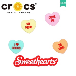 Crocs jibbitz charms Love Series หัวเข็มขัด รูปดอกไม้ สําหรับตกแต่งรองเท้า DIY