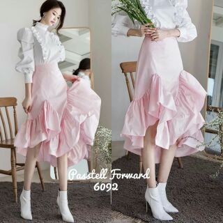 🇰🇷New🇰🇷
Korea ruffle skirt 
กระโปรงแต่งระบายอลังมากค่าตัวนี้ ผ้าดีเป็นทรงสวยเลยค่า สมอคเล็กๆที่ขอบด้านข้าง
Korea