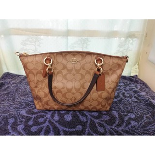 กระเป๋า coach SMALL KELSEY SATCHEL IN SIGNATURE CANVAS F28989