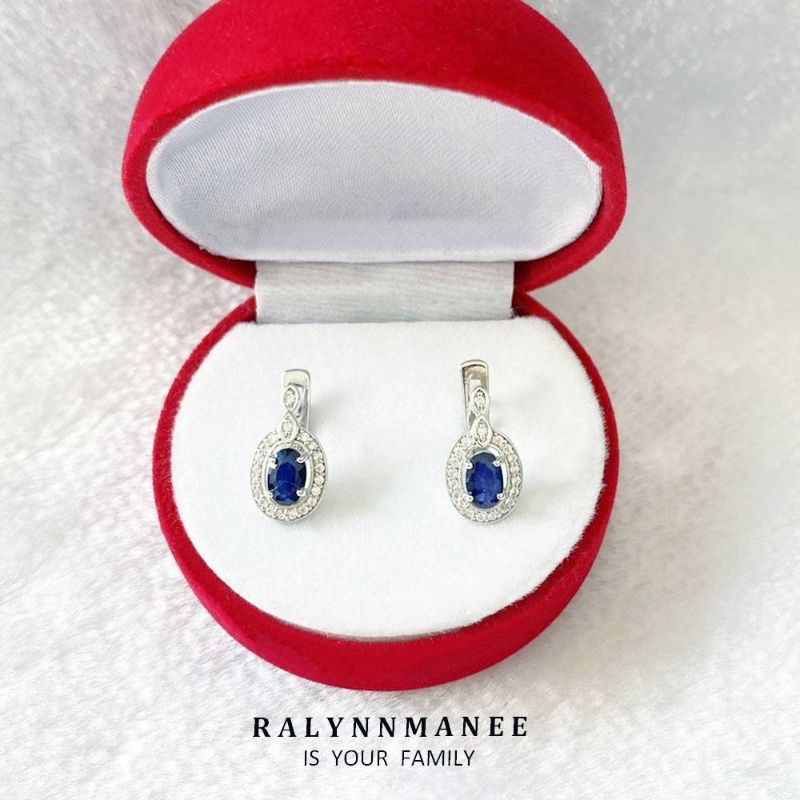 N6426 ต่างหูพลอยไพลินแท้  ( Natural Blue Sapphire ) แบบอิงลิชล็อค ตัวเรือนเงินแท้925 ชุบทองคำขาว