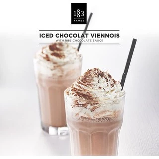 1883 ซอสช็อกโกแลต สำหรับคาเฟ่ ใช้ราดท้อปปิ้งและตกแต่ง | CHOCOLATE SAUCE 1.89 L. (SKU 4706)