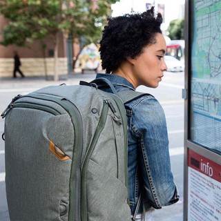 Travel Backpack 45L Sage : กระเป๋าสำหรับคนชอบเดินทางขนาด 45 ลิตร
