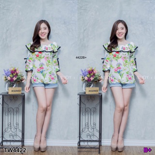 TwinsShopVip💗พร้อมส่ง TW4422 เสื้อปาดไหล่ลายดอก floral off-shoulder shirt