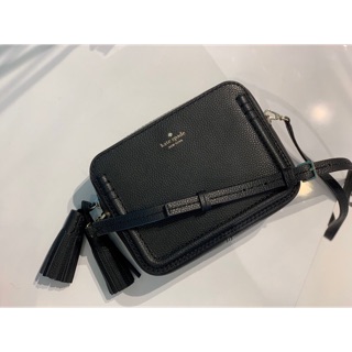 📌 3,690฿  Kate Spade Arla WKRU5801 Crossbody Bag   ขนาด  6" h x 8"w หนังทั้งใบ สวยมากๆ