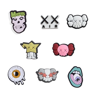 กระดุมติดรองเท้า Croc Jibz Pins KAWS