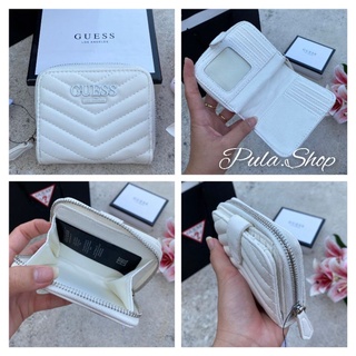 GUESS KAMRYN  SMALL WALLETกระเป๋าสตางค์ใบกลาง ด้านหน้าตกแต่งชื่อแบรนด์ตัวใหญ่ 003