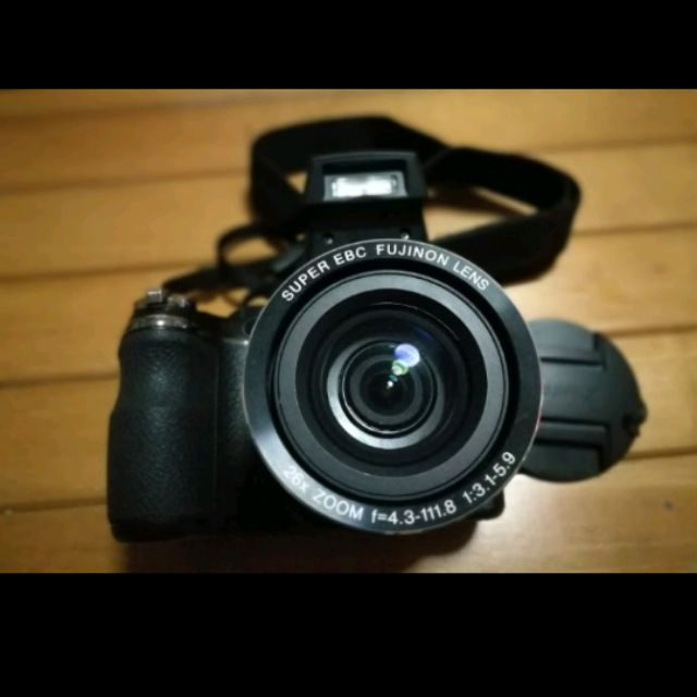 Camera (Fuji S4300)-DSLR