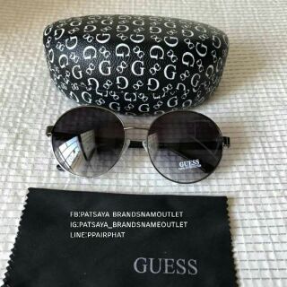 แว่นกันแดดกันยูวี Guess ของแท้ 💯💯💯
ของใหม่ มือหนึ่ง สินค้าพร้อมกล่องไม่ขายแยกคะเลนส์ทรงกลมน่ารักมีสไตส์เลนส์ปั๊มguess