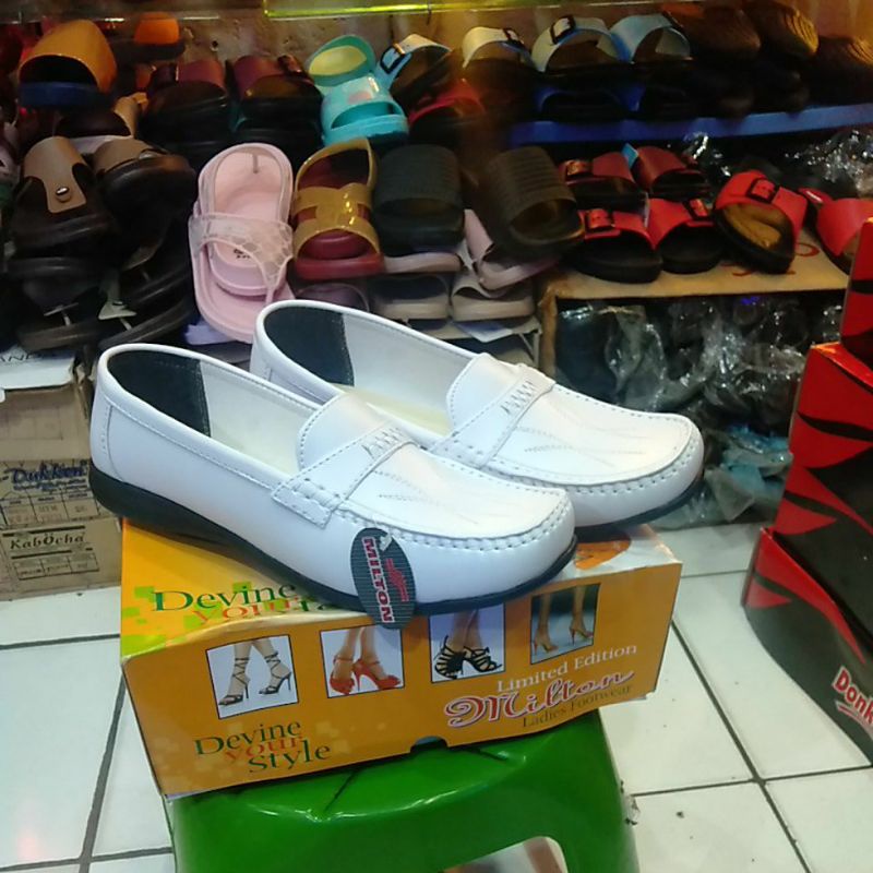 รองเท้าโลฟเฟอร์ Milton