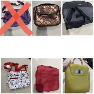 Sale กระเป๋าสะพาย  สภาพ 70-95% ราคาเริ่มต้นที่ 50-250 บาท ( Kipling ไม่แท้นะคะ)