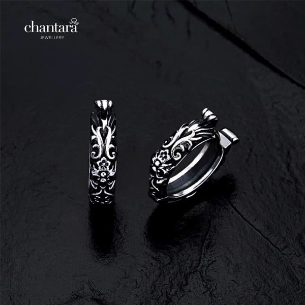 CHANTARA - ต่างหูห่วงลายโรมันดีไซส์ "Ancient Roman Art Hoop Earring" ต่างหูเงินแท้925 ต่างหูวินเทจ แถมฟรี ผ้าเช็ด