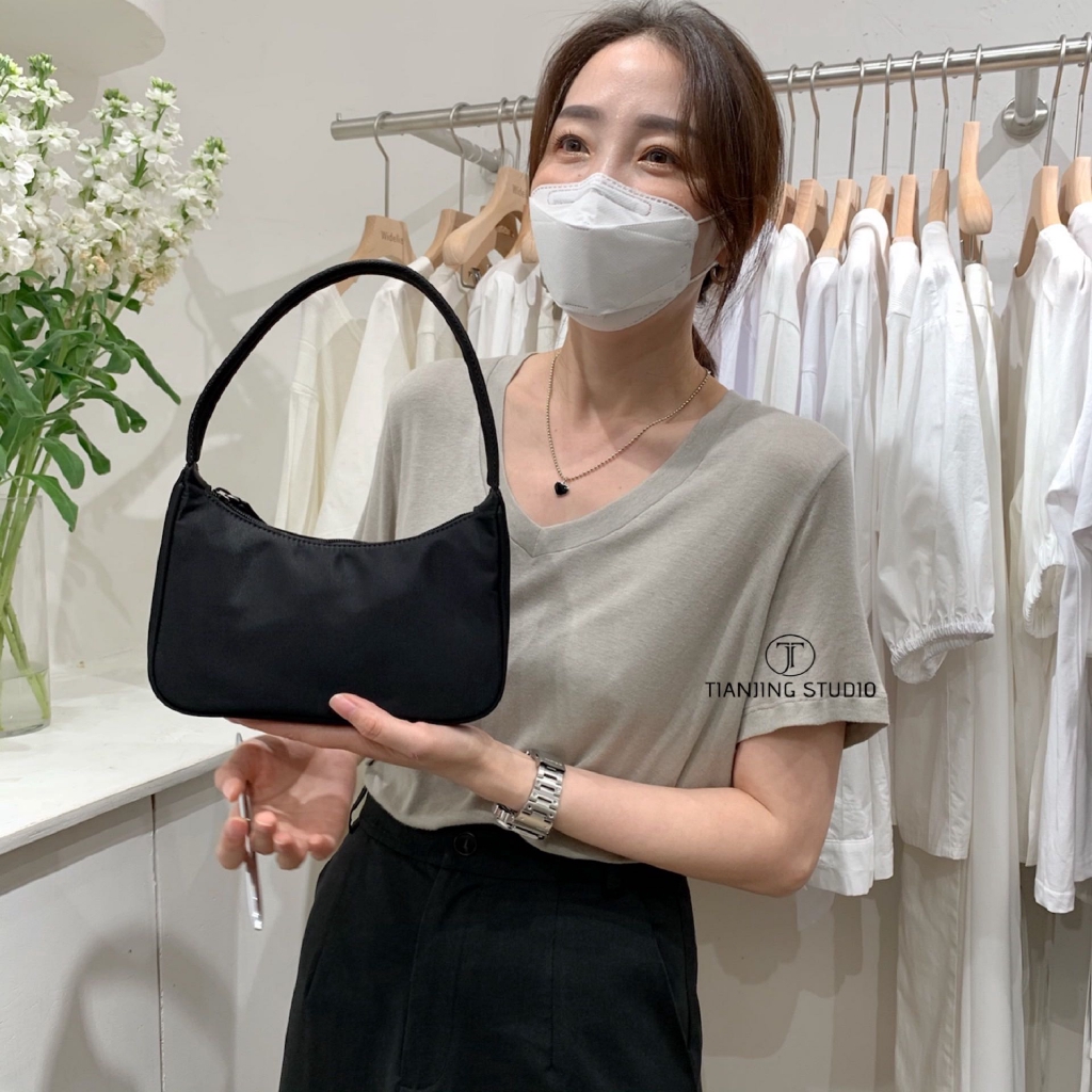 ผู้หญิงไนลอน Hobos Vintage Top-handle Totes กระเป๋าถือน้ําหนักเบาน่ารักเกาหลีกระเป๋าโทรศัพท์กระเป๋าสะพายลําลอง