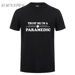 [S-5XL]เสื้อยืดแขนสั้น ผ้าฝ้าย พิมพ์ลาย Trust Me I am Paramedic แฟชั่นฤดูร้อน สําหรับผู้ชาย