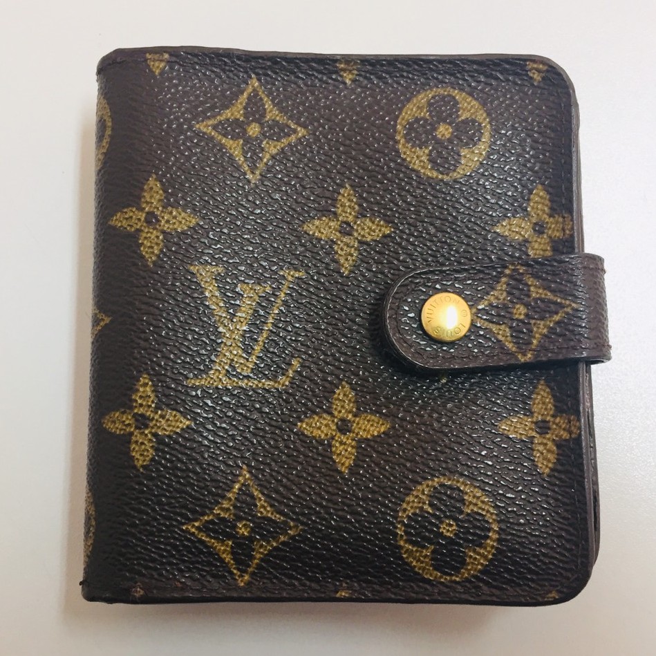 กระเป๋าสตางค์มือสองใบสั้น แบรนด์Louis Vuitton(หลุยส์ วิตตอง) แท้100%