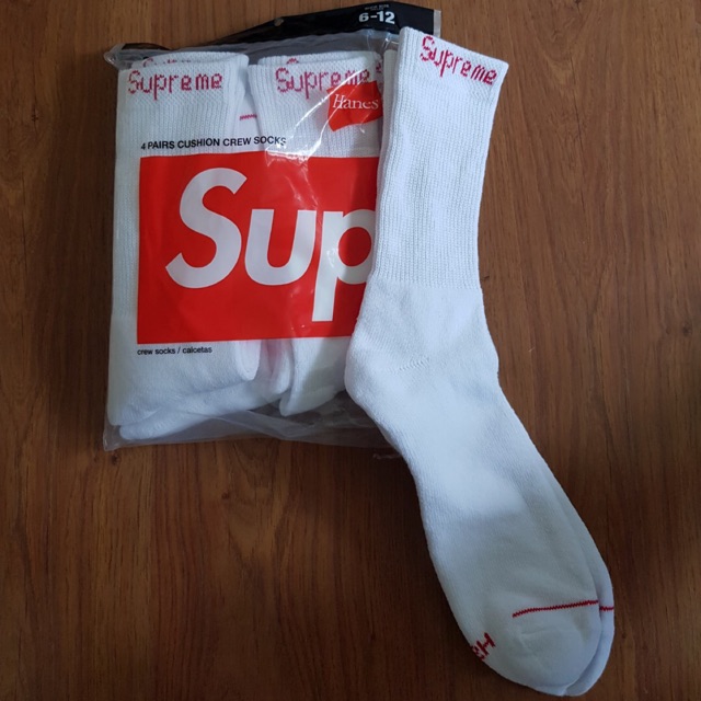 ถุงเท้า Supreme socks