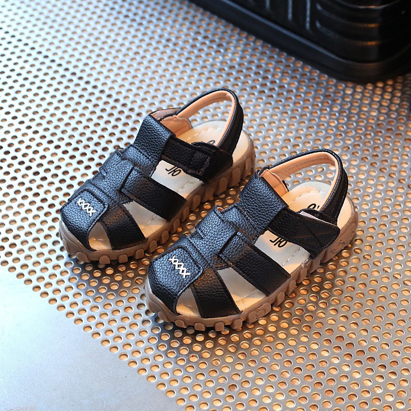 รองเท้าแตะลําลองสําหรับเด็กผู้ชายอายุ 21-36 ปีหนัง pu กันลื่นขนาดใหญ่