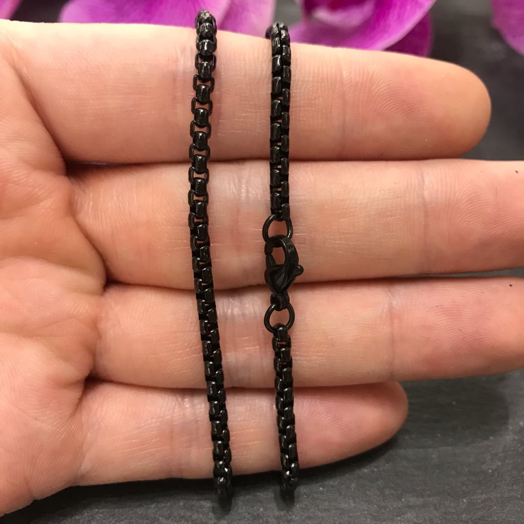 สร้อยคอสีดําสแตนเลส 3 มม. 70 ซม. 不ity钢黑色项链