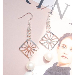 #371 Hazz silver with pearl minimal