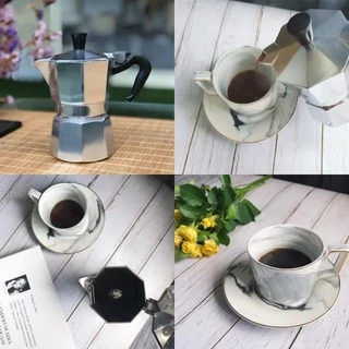 【จัดส่งทันที】กาต้มกาแฟ หม้อต้มกาแฟสด Moka pot ความจุ 150ml 300ml ใช้งานกับเตาไฟฟ้า เตาแก็ส เตาแคมป์ปิ้ง