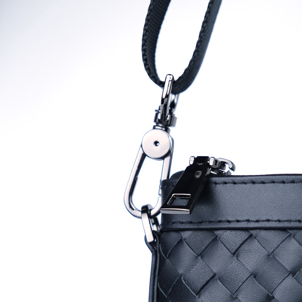 Le Galon Crossbody braided leather bag for mens  - กระเป๋าสะพายผู้ชาย หนังถัก MAVERICKSHOES