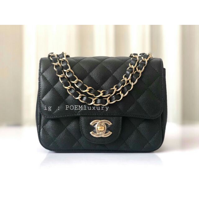 Used like new Chanel mini7 SQ caviar in black GHW  comes with box card  and dust bag 
ราคา : 119,999฿ ต้นฉบับ 100%