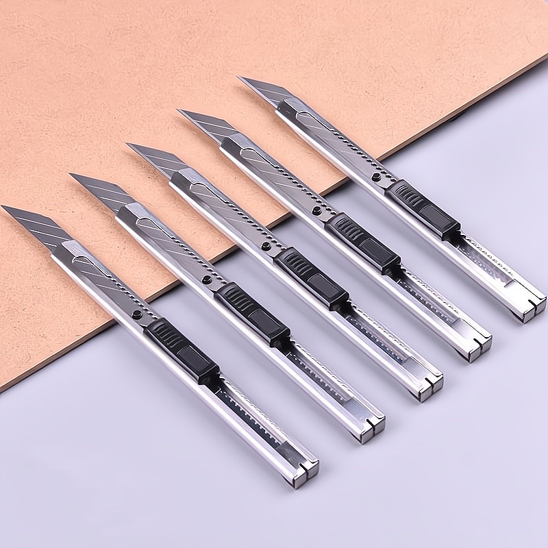 KDพร้อมจัดส่ง มีดคัตเตอร์ คัตเตอร์ อเนกประสงค์ คัตเตอร์ด้ามแสตนเลส Cutter คุณภาพดี（J）