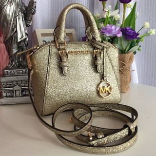 (ผ่อน0%) กระเป๋า สะพายข้าง MICHAEL KORS GIFTABLES  Bedford ขนาดมินิ 7 นิ้ว สีทอง กลิตเตอร์