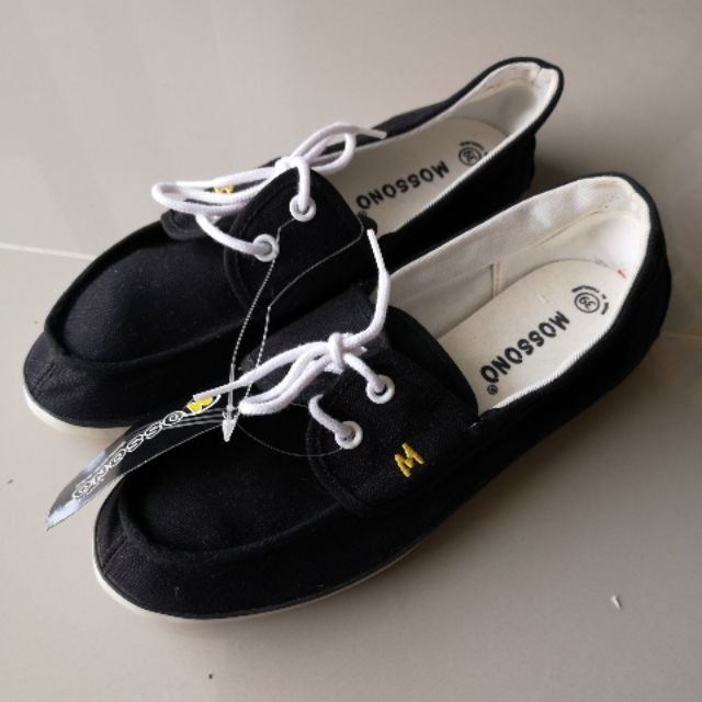 รองเท้าผ้าใบ​ Keto -​ Mossono​ สีดำ​ SIZE​ 39​ ของใหม่มือหนึ่ง