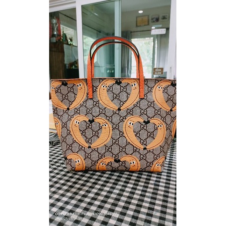 Gucci tote bag used like new good condition size 12*8"