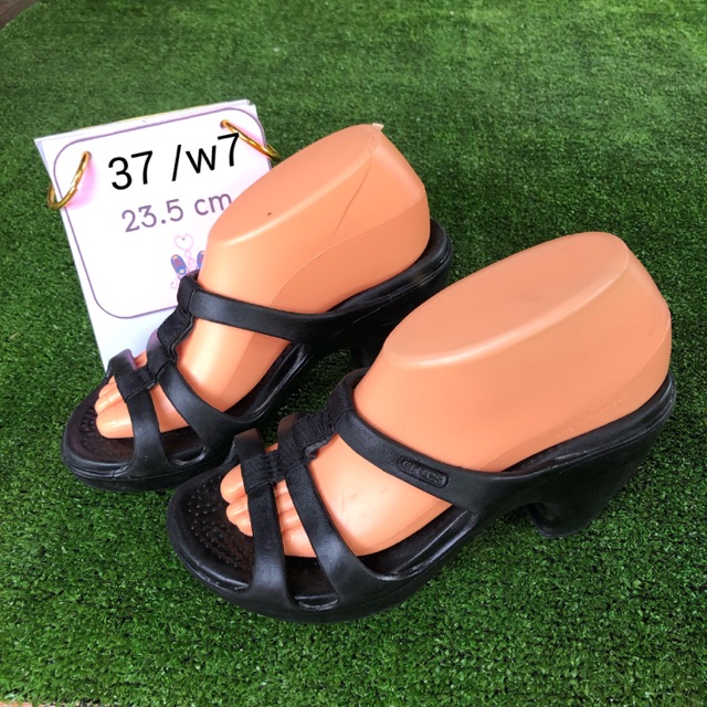 รองเท้ามือสอง Crocs 37/W7 ยาว23.5cm สวยใม่สภาพดี