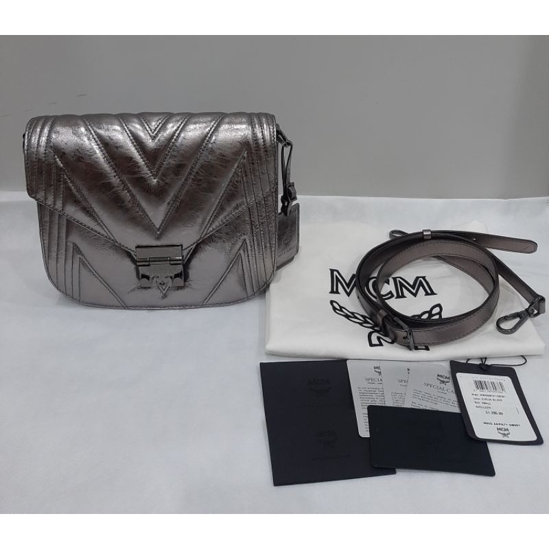 Used  MCM crossbody patricia quilted berlin silver ของแท้ 100%