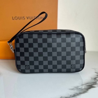 กระเป๋า Louis Vuitton LV Men Kasai Clutch ( เป็นกระเป๋าครอสที่มีสายคล้องมือสามารถถอดออกได้ ) 💛