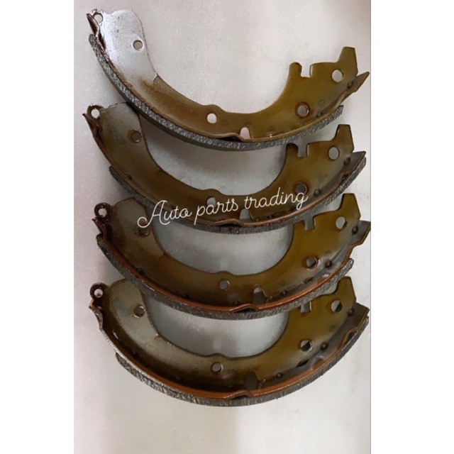 TOYOTA COROLLA KE20 KE30 KE70 รองเท้าเบรกหลัง FBK